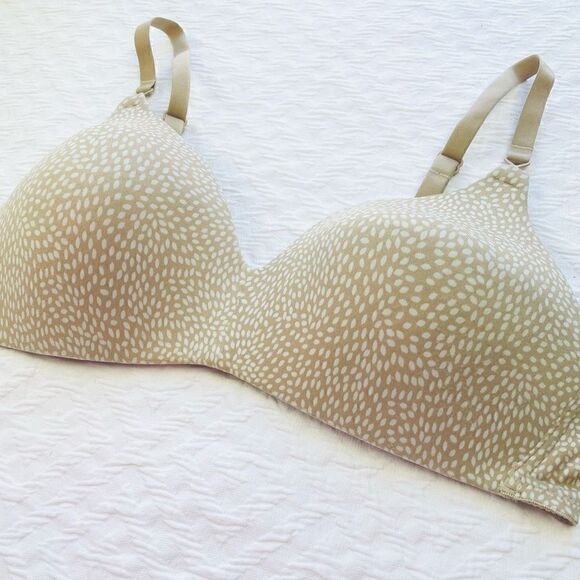 BUY 1 GET ONE FREE Warners 34d wire free comfortable every day bra tan and white - Picture 2 of 9